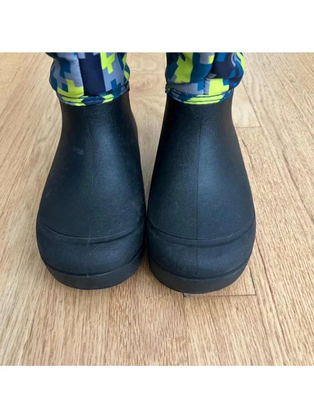 Bogs Kids Snow Shell Waterproof Camo Winter Boots Youth Size 1